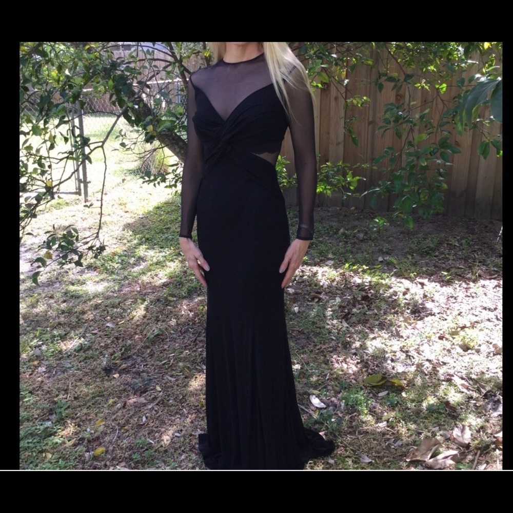 NEW...Gorgeous sexy long gown